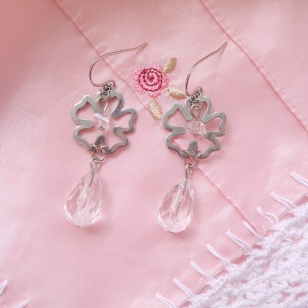 Dewdrop Flower Earrings