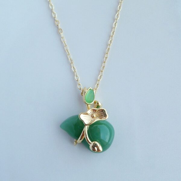 Green Tulip Necklace