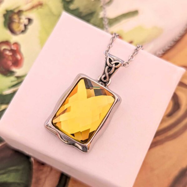 Lemon Tea Necklace