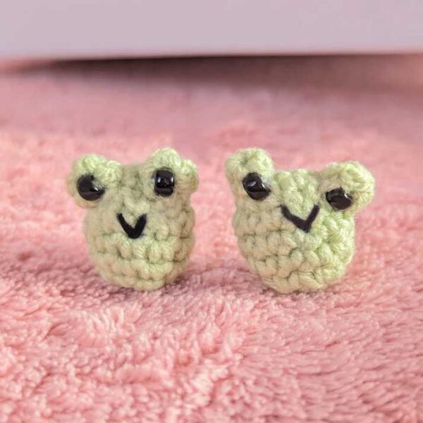 Miniature Crochet Frog - Image 2